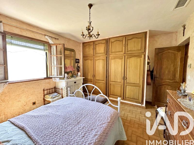 Maison - 230 m² - 9 pièces