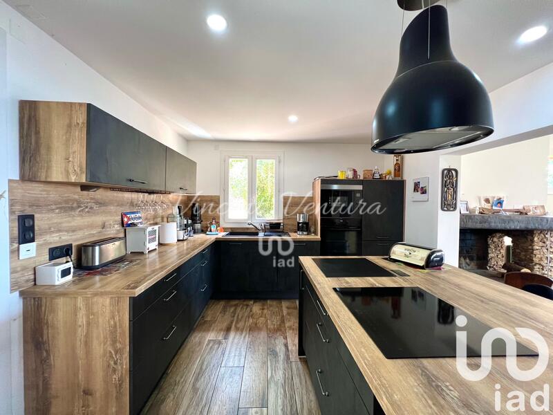 Maison - 216 m² - 8 pièces