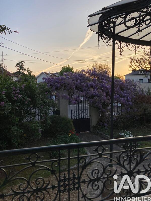 Maison - 209 m² - 8 pièces