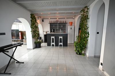 Maison - 182 m² - 7 pièces