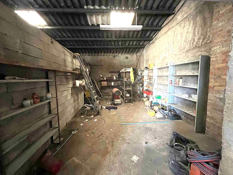 Entrepôt - 220 m² - 3 pièces