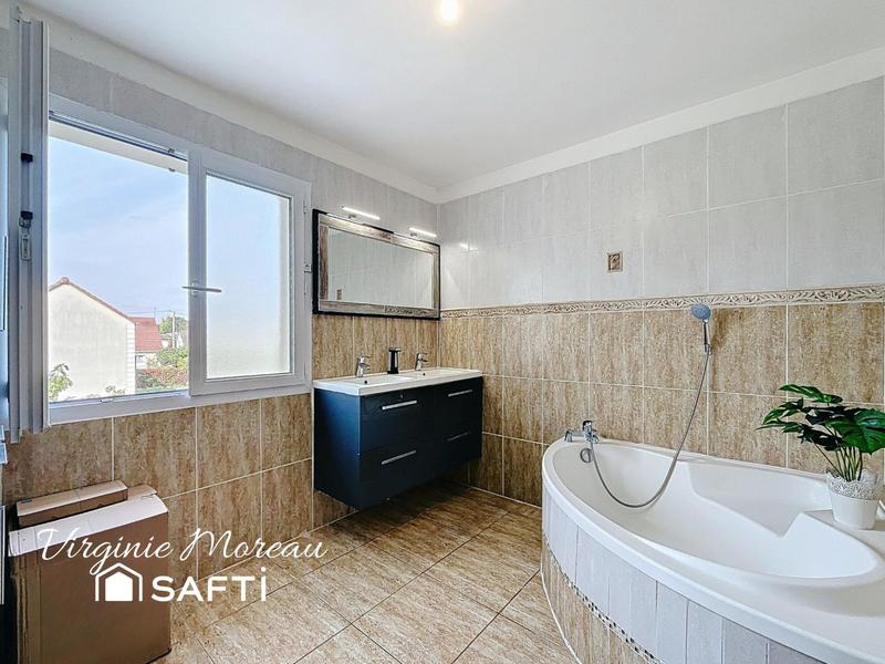 Maison - 151 m² - 7 pièces