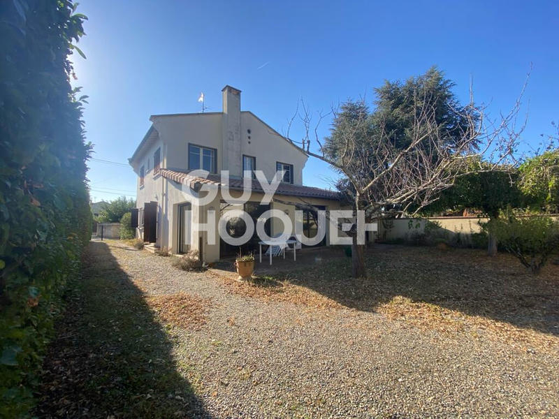 Maison - 210 m² - 7 pièces