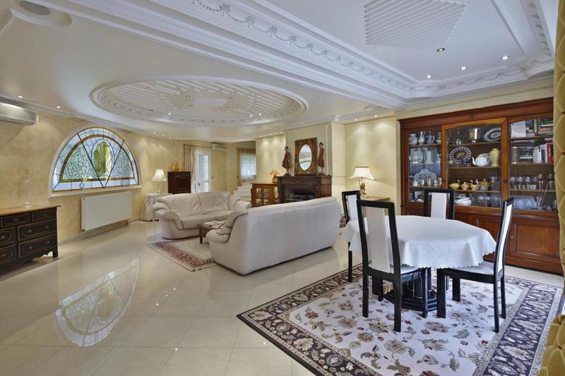 Maison - 700 m² - 15 pièces