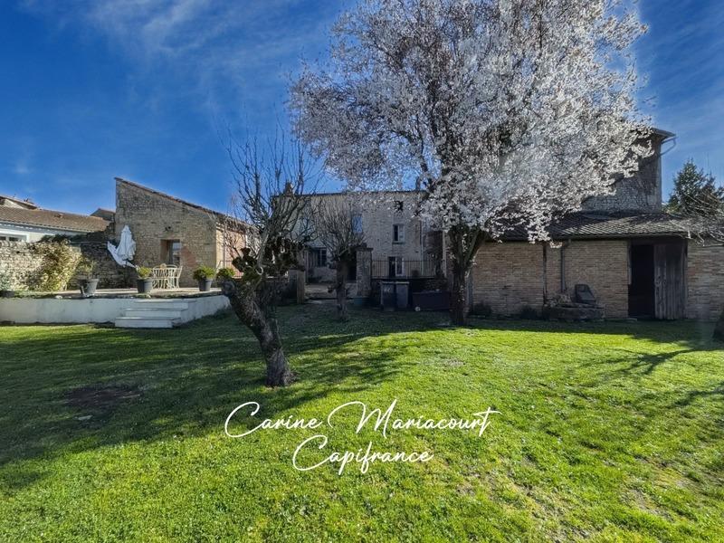 Maison bourgeoise - 238 m² - 9 pièces