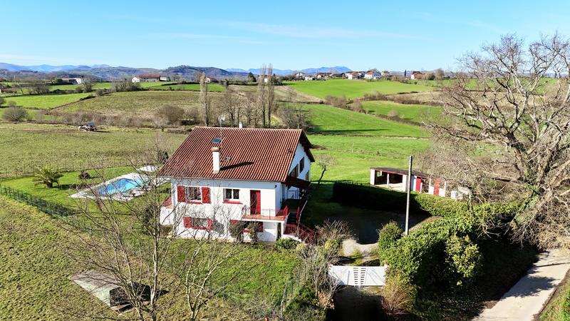 Demeure - 311 m² - 12 pièces