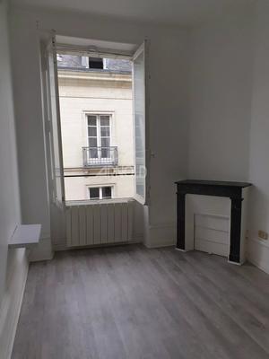 Bureau - 95 m² - 6 pièces