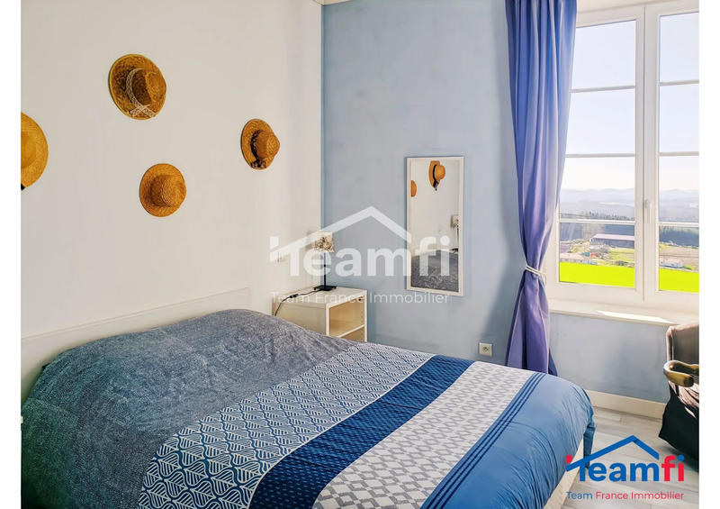 Maison - 174 m² - 10 pièces