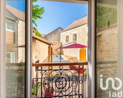 Maison de ville - 250 m² - 9 pièces