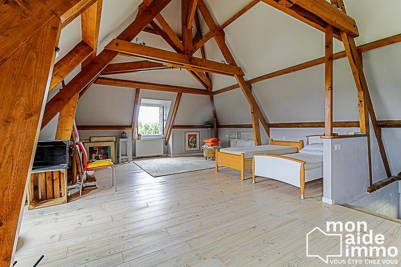 Maison - 244 m² - 8 pièces