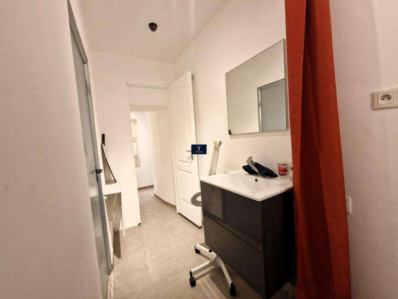 Local commercial - 13 m² - 1 pièce