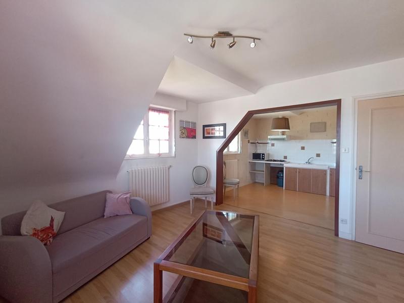 Maison - 211 m² - 16 pièces