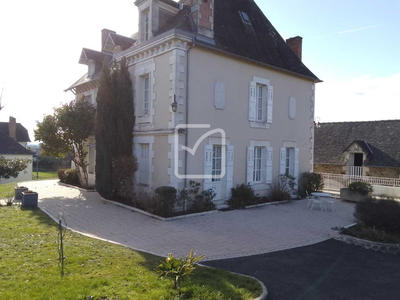 Maison - 250 m² - 8 pièces