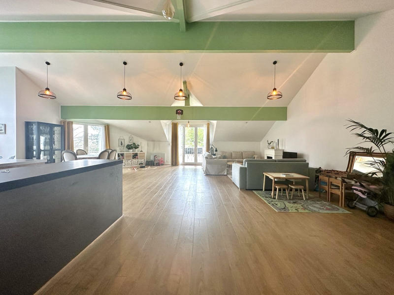 Appartement - 125 m² - 5 pièces