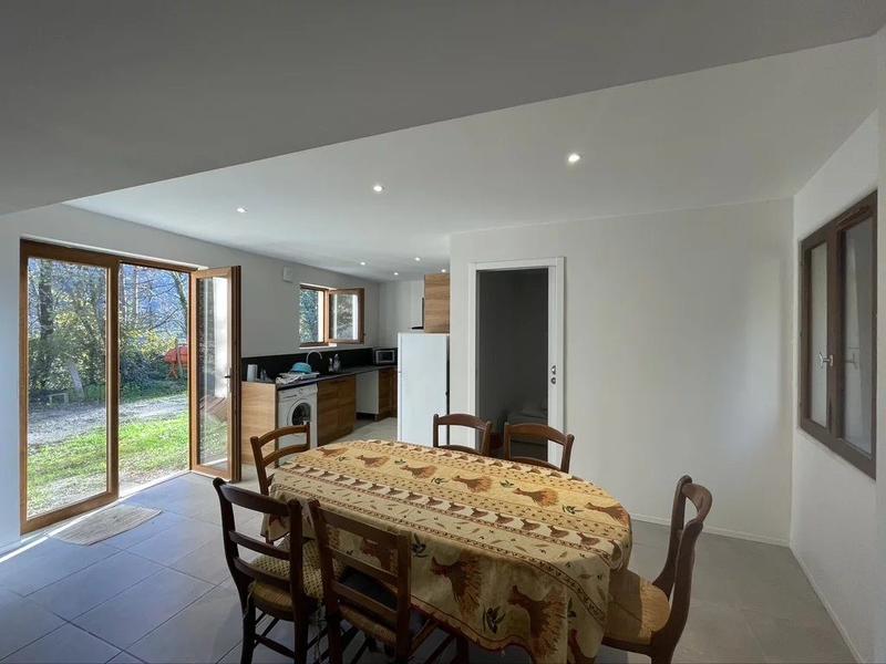 Maison - 288 m² - 11 pièces