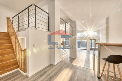 Loft - 158 m² - 3 pièces