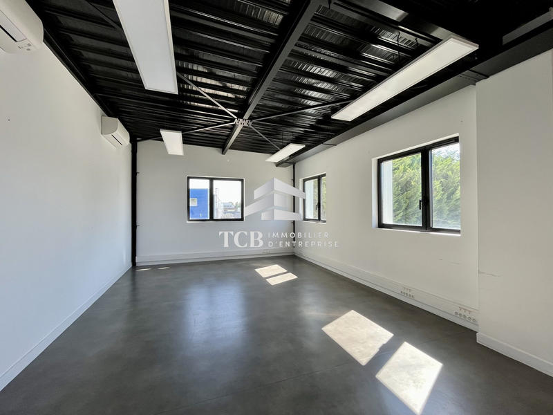 Local d'activités - 1 175 m²