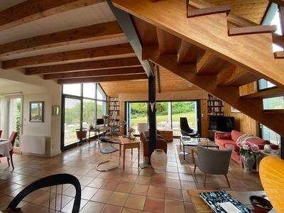 Maison - 205 m² - 8 pièces