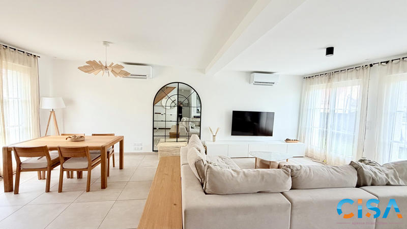 Maison traditionnelle - 122 m² - 6 pièces