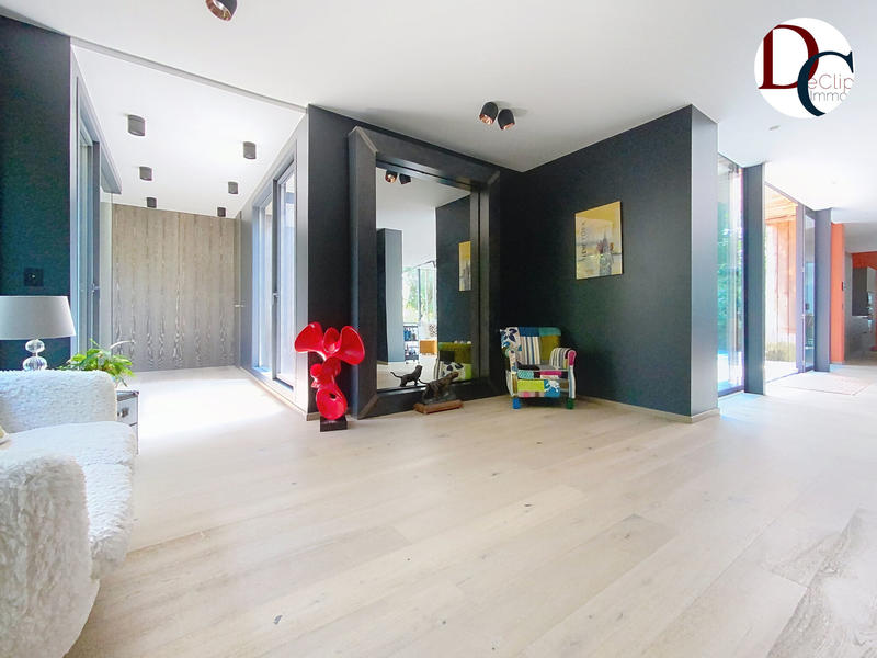 Maison - 500 m² - 12 pièces