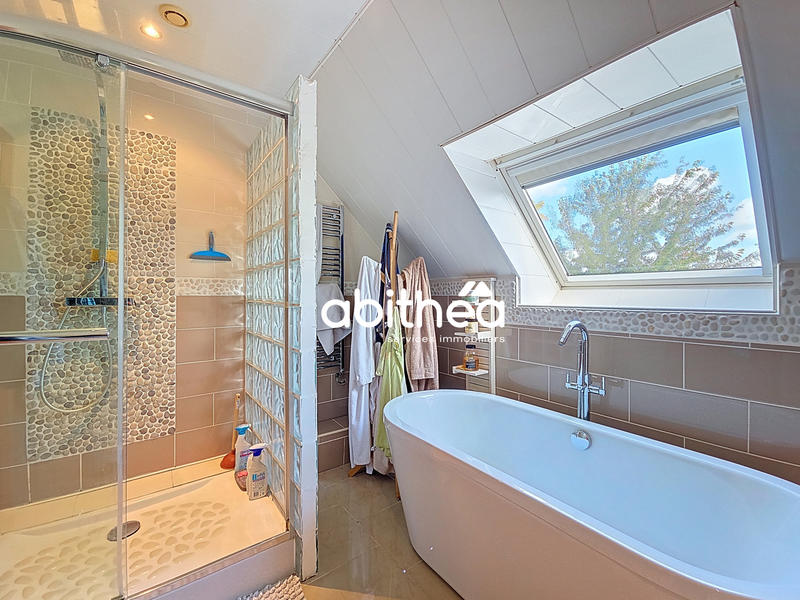 Maison - 182 m² - 6 pièces