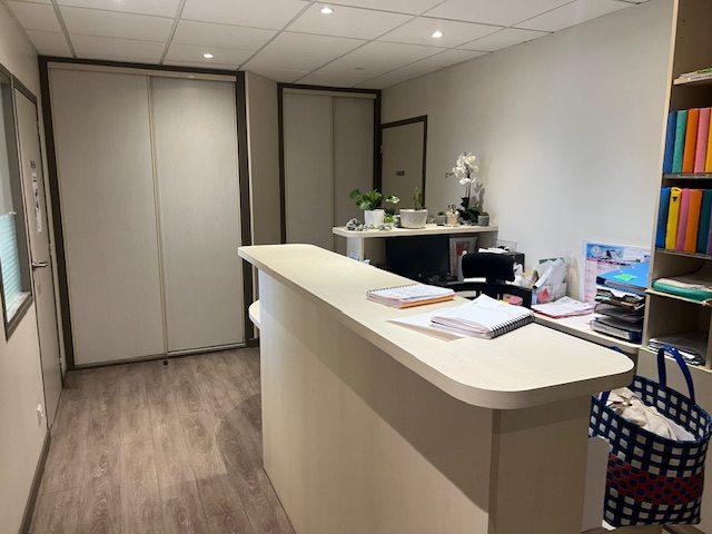 Bureau - 130 m² - 7 pièces