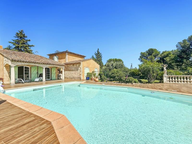 Villa - 195 m² - 5 pièces