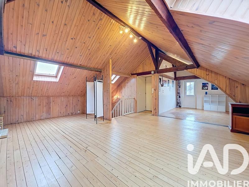 Maison - 207 m² - 7 pièces