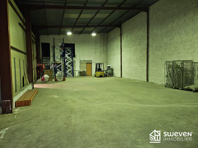 Local d'activités - 880 m²