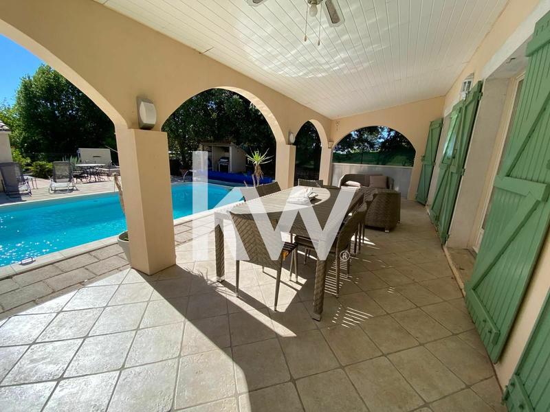 Maison - 182 m² - 6 pièces