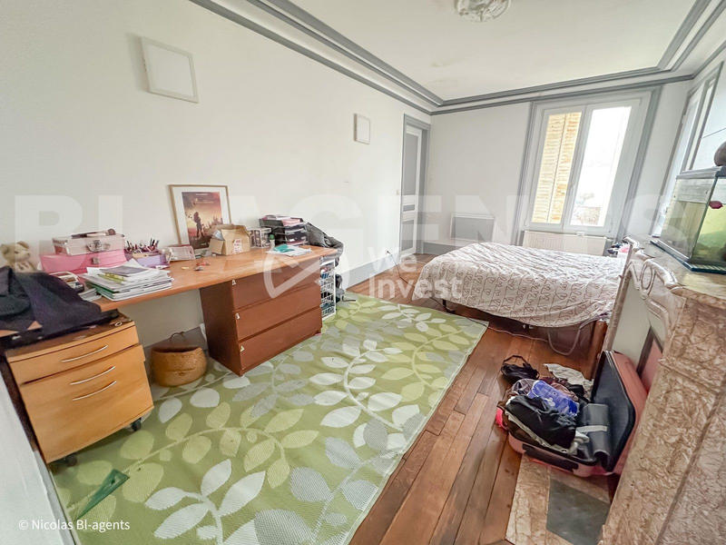 Maison - 280 m² - 8 pièces