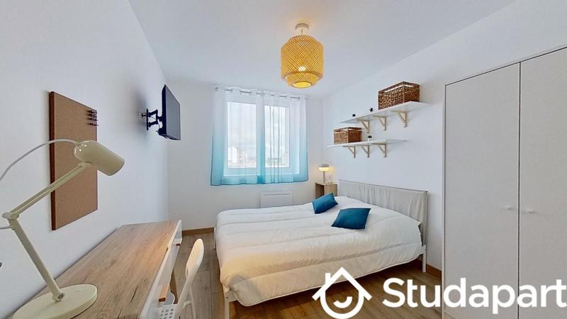 Chambre - 11 m² - 1 pièce