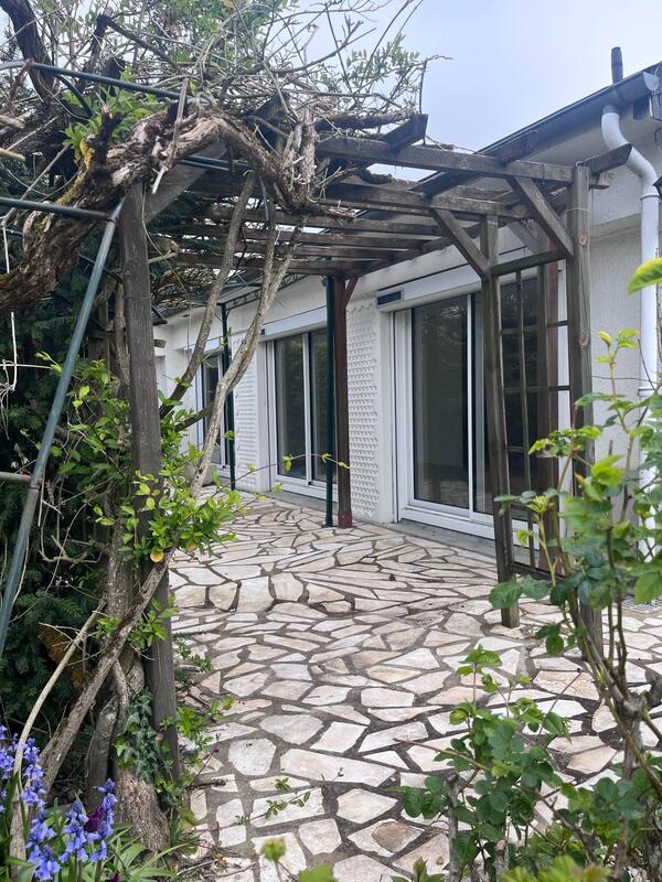 Maison - 137 m² - 6 pièces