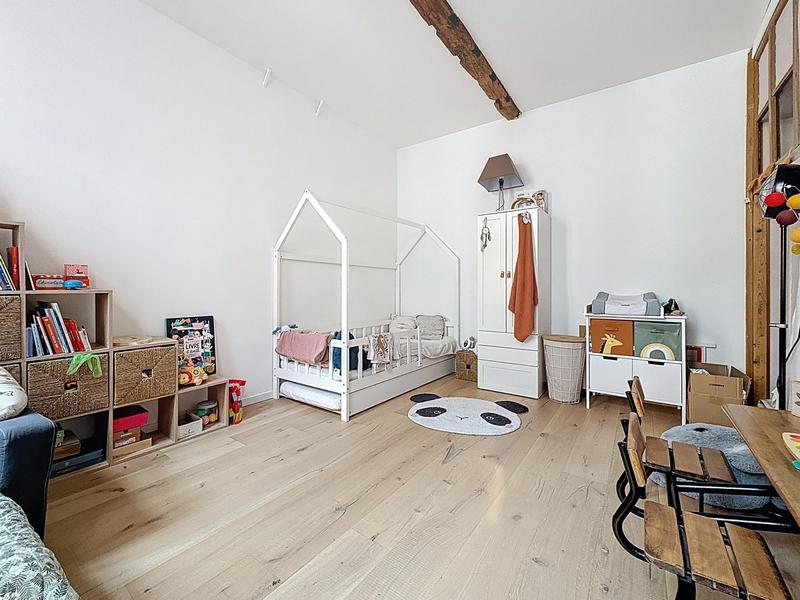 Maison - 202 m² - 5 pièces