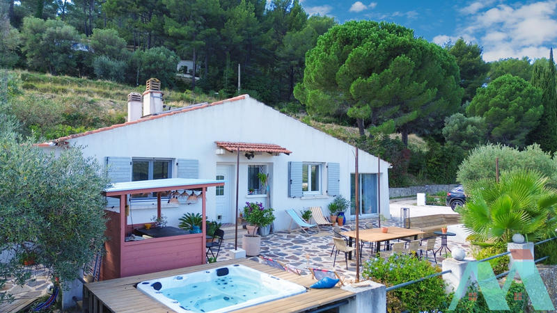 Maison - 102 m² - 4 pièces