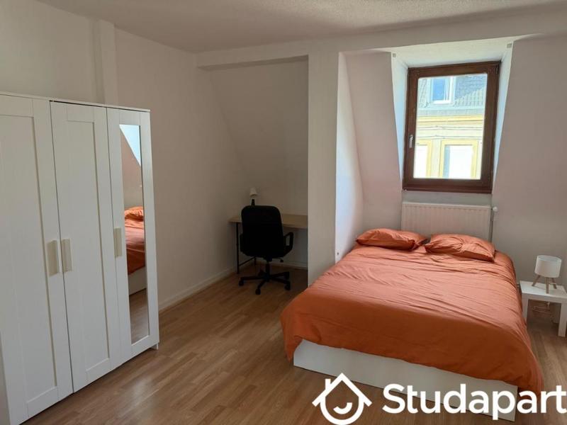 Chambre - 11 m² - 1 pièce