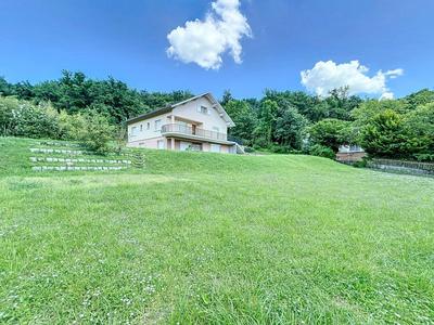 Maison - 212 m² - 5 pièces