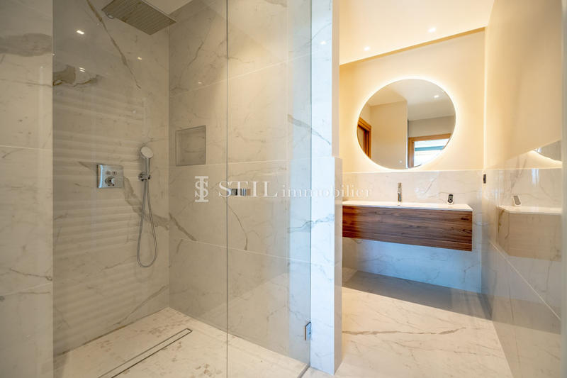 Villa - 350 m² - 7 pièces