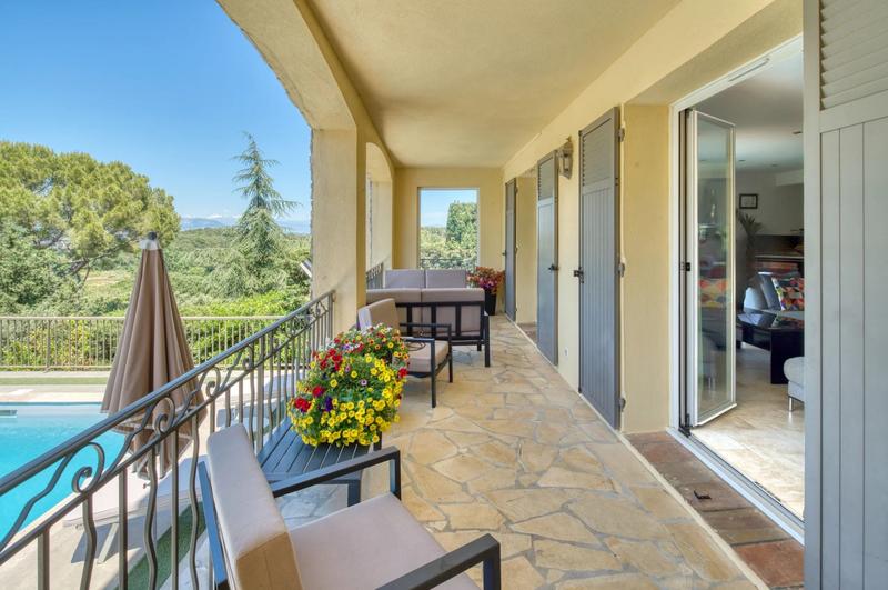 Propriété - 255 m²