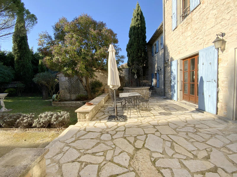 Maison - 234 m² - 8 pièces