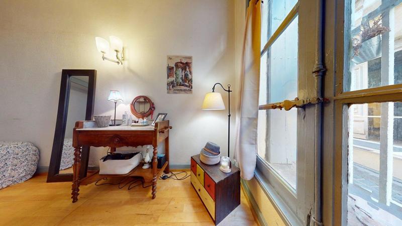 Appartement ancien - 77 m² - 4 pièces