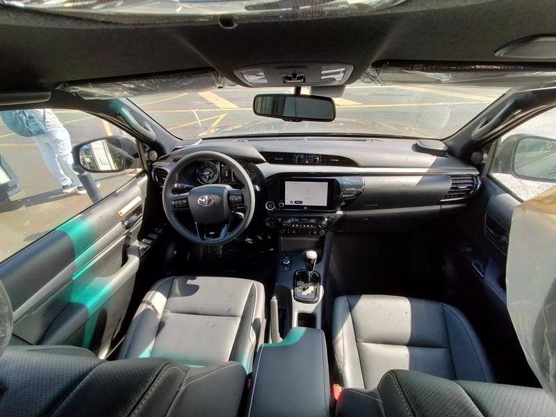 Toyota Hilux IV 4wd 2.8 d-4d 204 Double Cabine Invincible