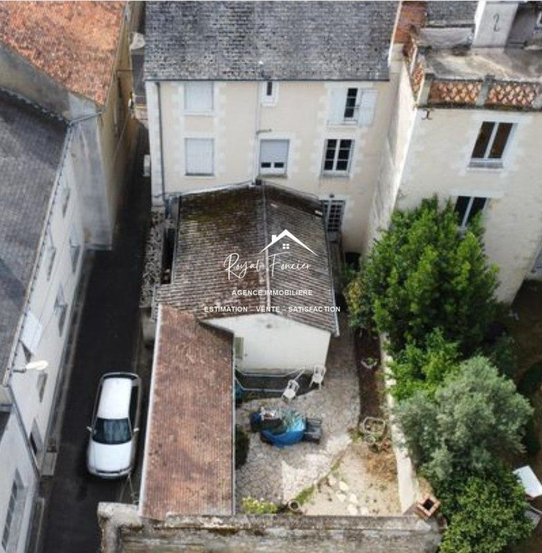 Maison - 272 m² - 6 pièces