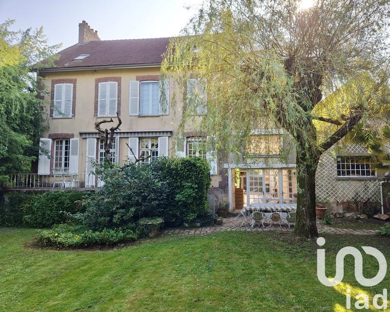 Maison - 205 m² - 8 pièces