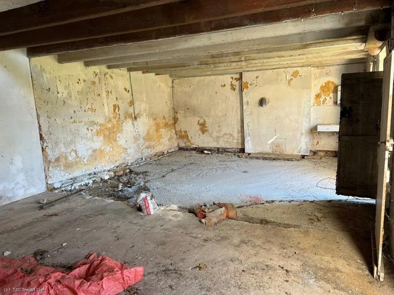 Maison en pierre - 1 859 m² - 4 pièces