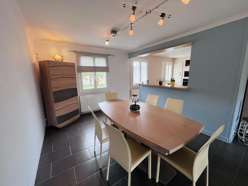 Maison traditionnelle - 215 m² - 7 pièces