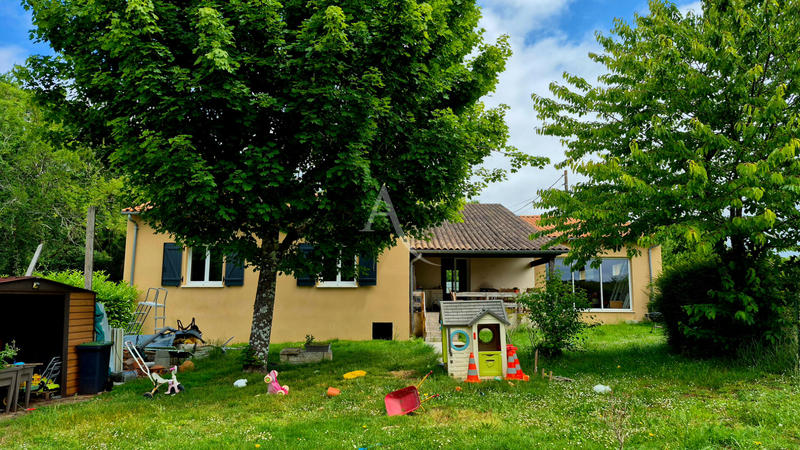 Maison - 161 m² - 8 pièces