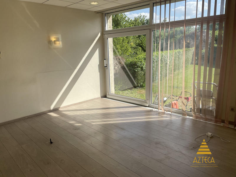 Local commercial - 140 m² - 6 pièces