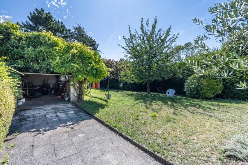 Maison - 250 m² - 7 pièces