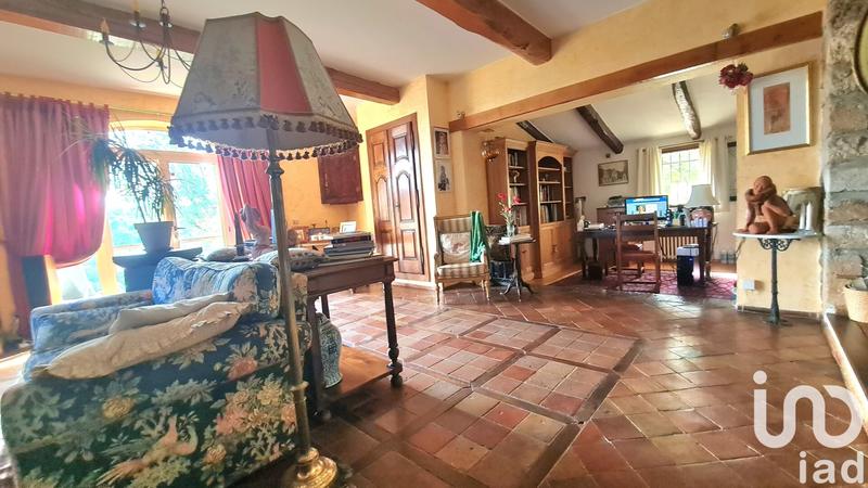 Maison - 219 m² - 5 pièces